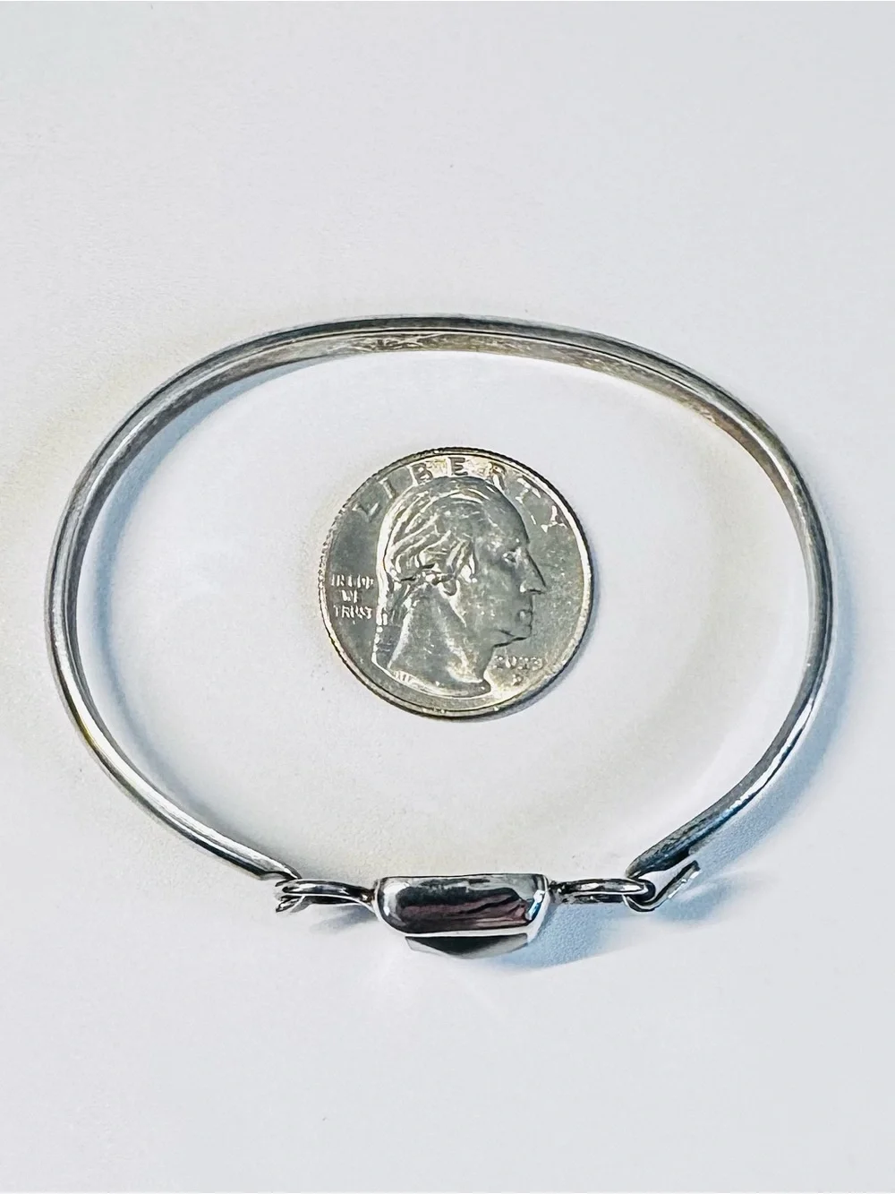 Vintage Taxco Sterling Silver & Black Onyx Hook Bangle (19.7g) - Picture 7 of 9